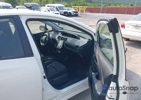 2021 Toyota Prius Le из США, поврежденный, VIN JTDKAMFU7M3147668